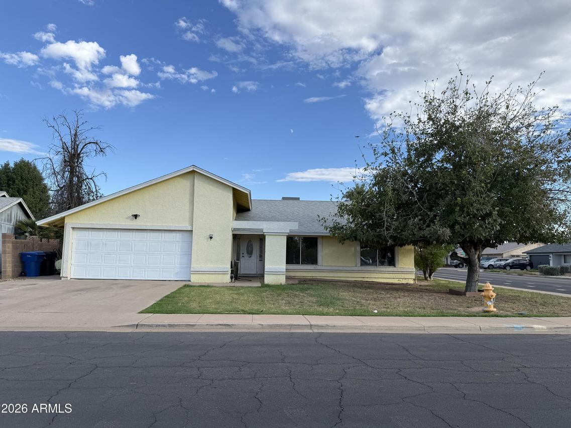 1725 S Alamo Cir., Mesa, AZ 85204