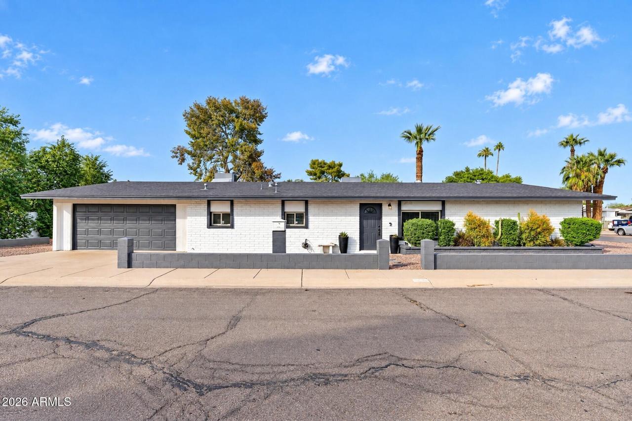 2628 N 49th Pl., Phoenix, AZ 85008