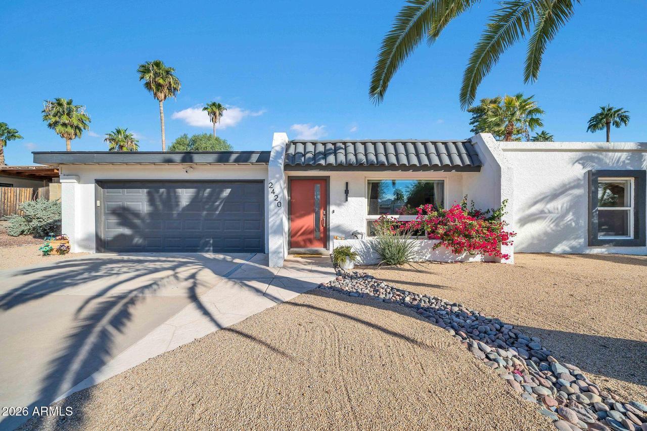 2420 E Shangri La Rd., Phoenix, AZ 85028