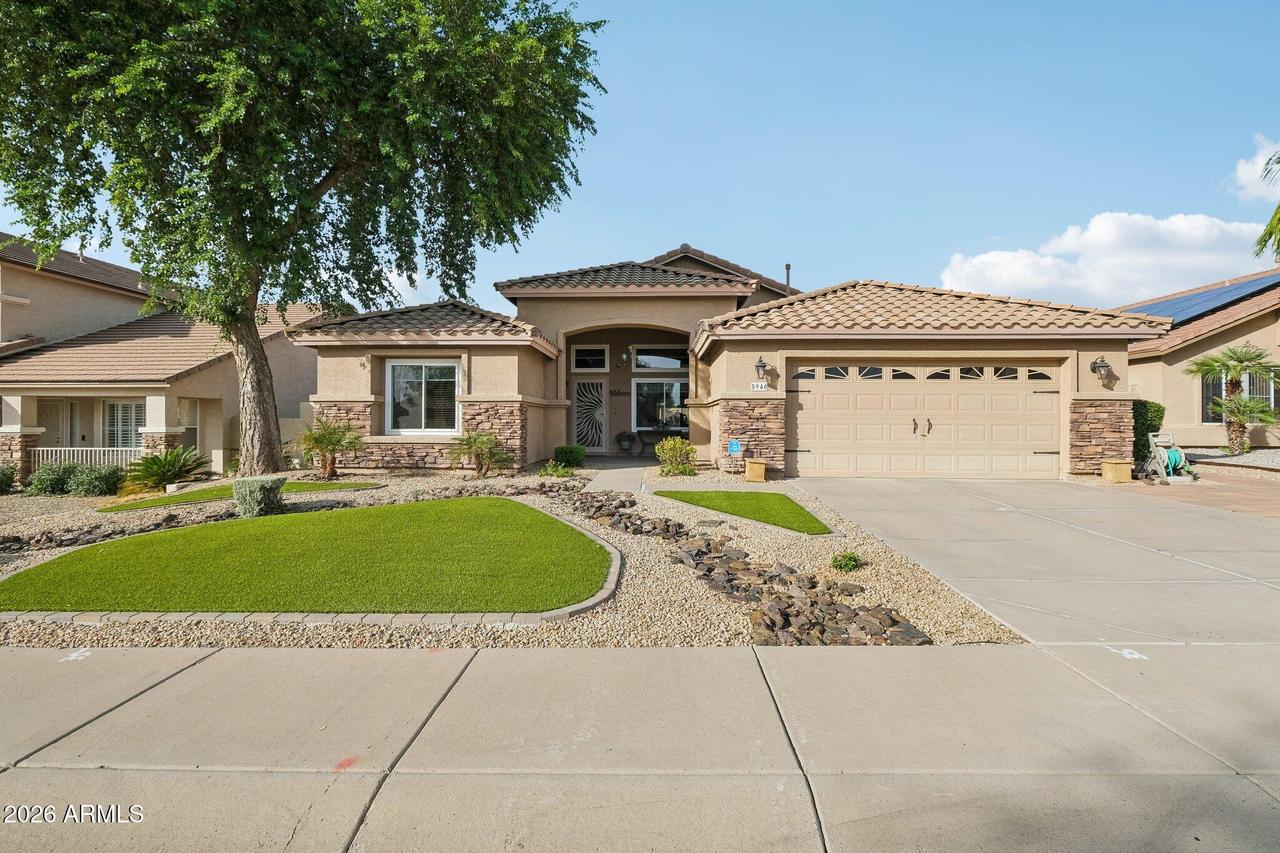 5946 W Villa Theresa Dr., Glendale, AZ 85308