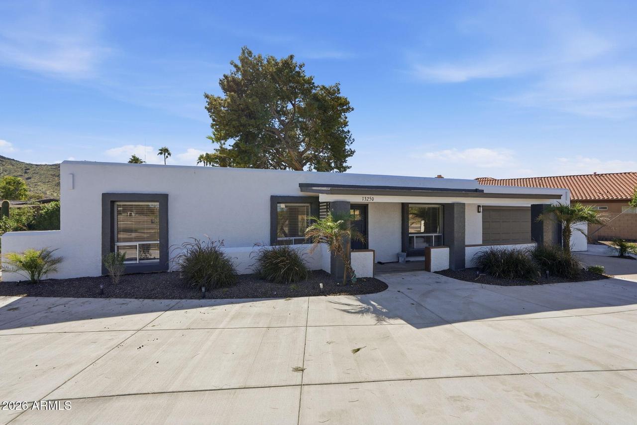 13250 N 11th Ave., Phoenix, AZ 85029