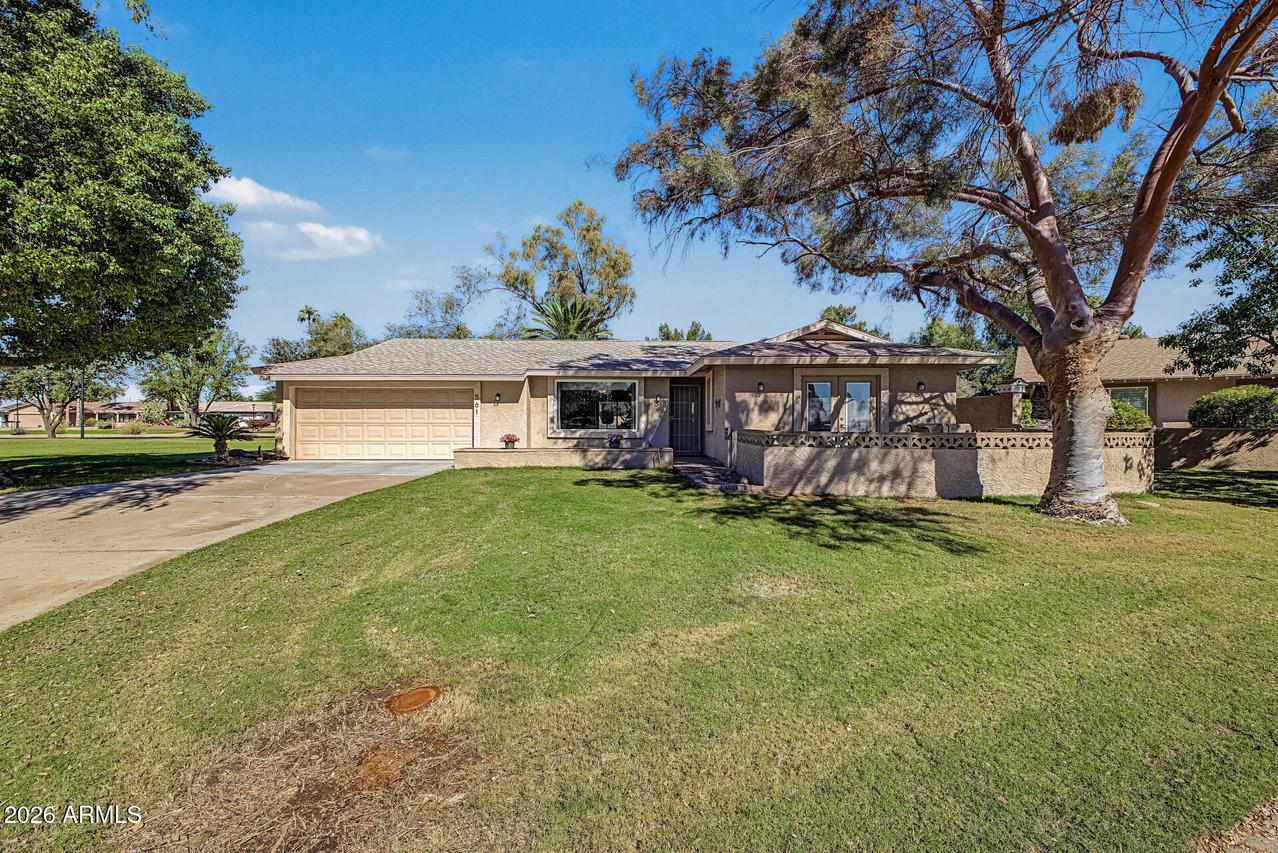 561 Leisure World, Mesa, AZ 85206