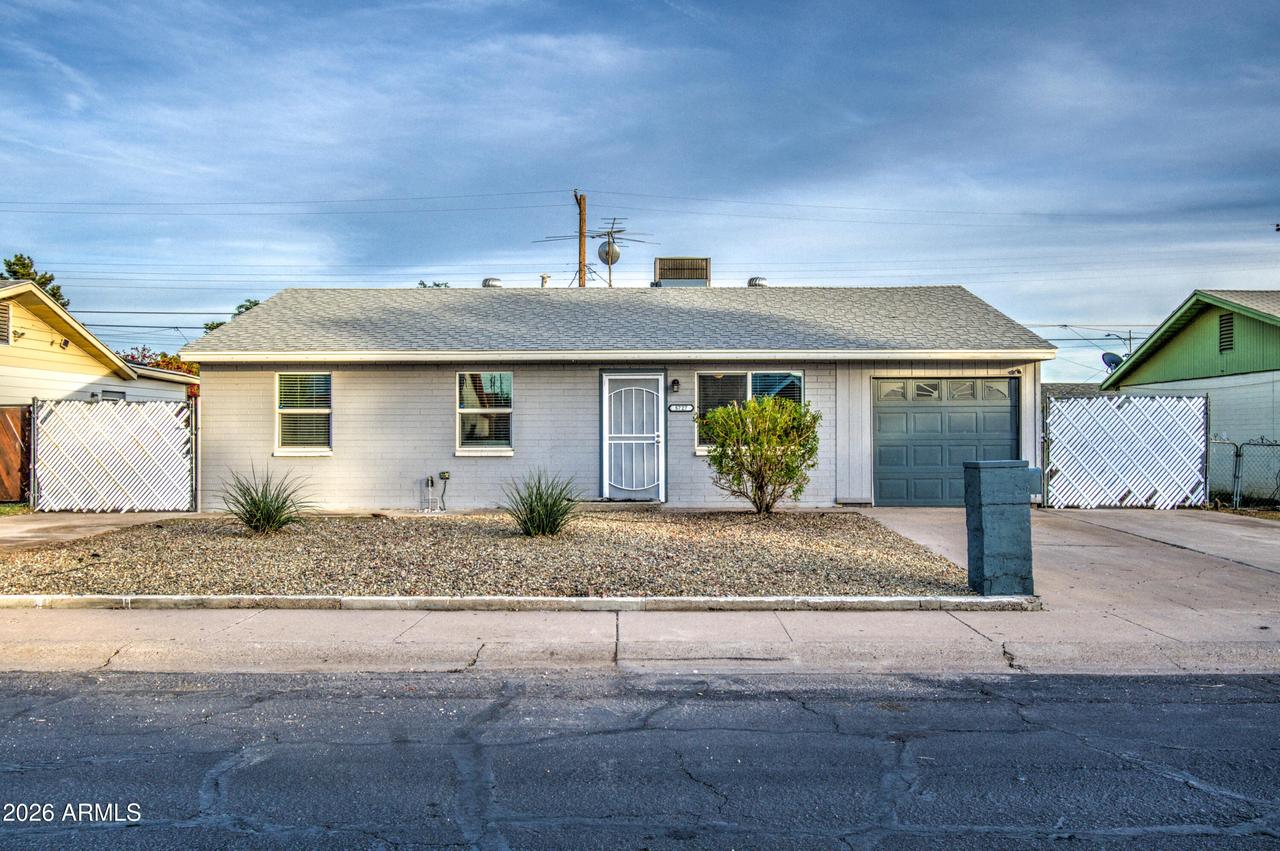 5727 N 64th Ave., Glendale, AZ 85301