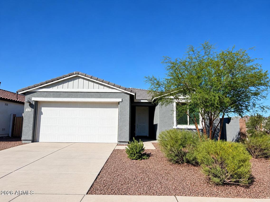 7658 W Saddlehorn Rd., Peoria, AZ 85383