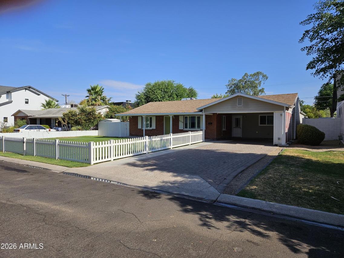 3236 E Sells Dr., Phoenix, AZ 85018