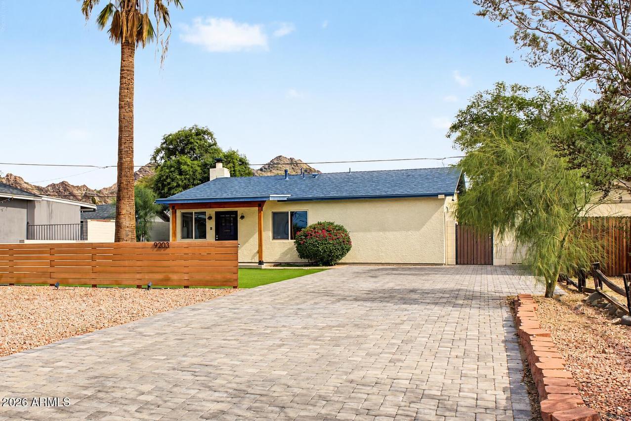 9203 N 13th St., Phoenix, AZ 85020