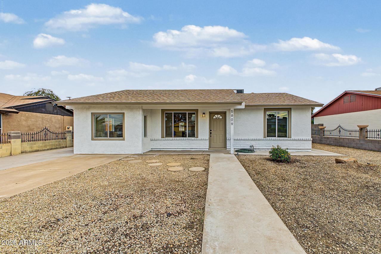 5609 S 44th Pl., Phoenix, AZ 85040
