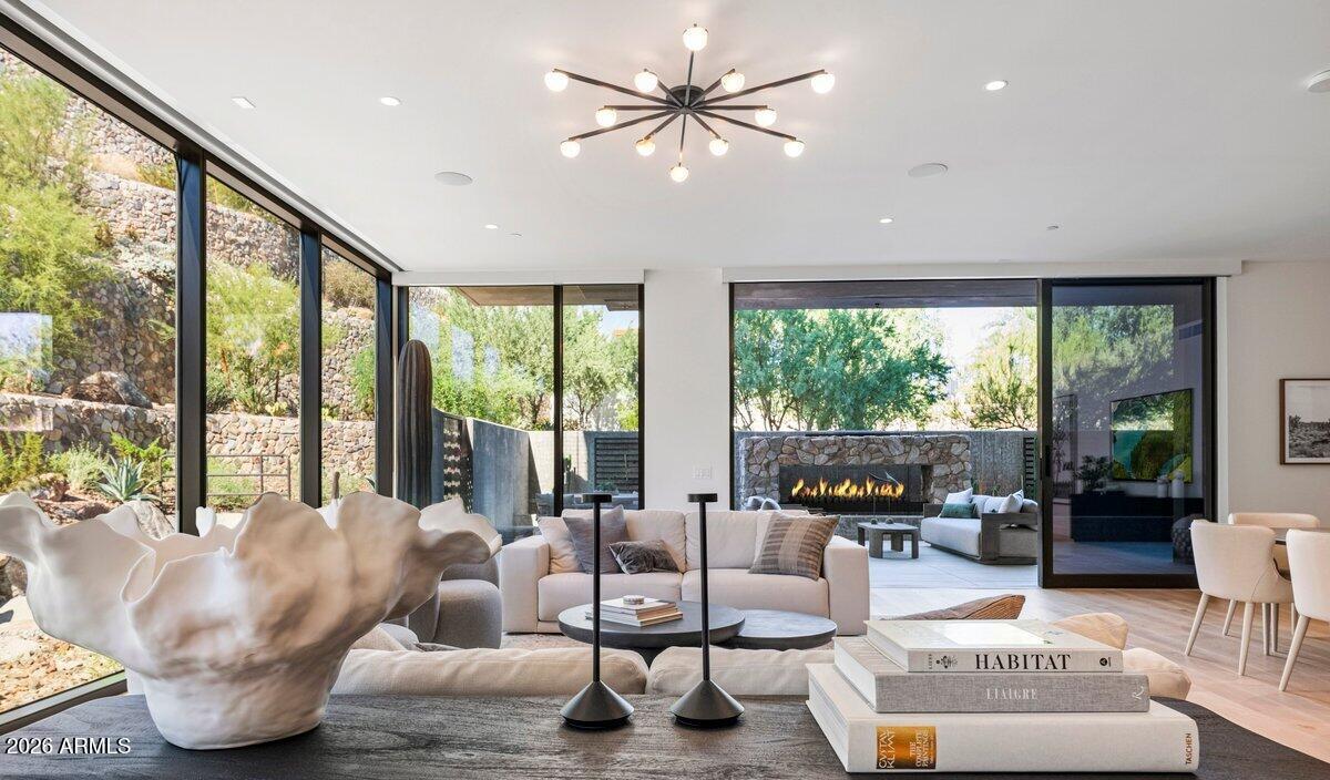 5000 N Camelback Ridge Dr. #109, Scottsdale, AZ 85251