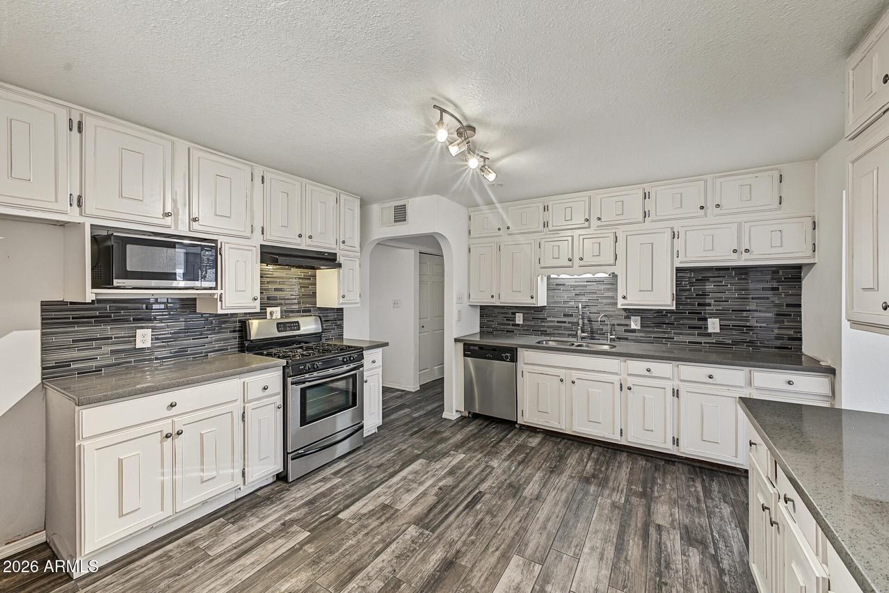 801 E Ruth Ave., Phoenix, AZ 85020