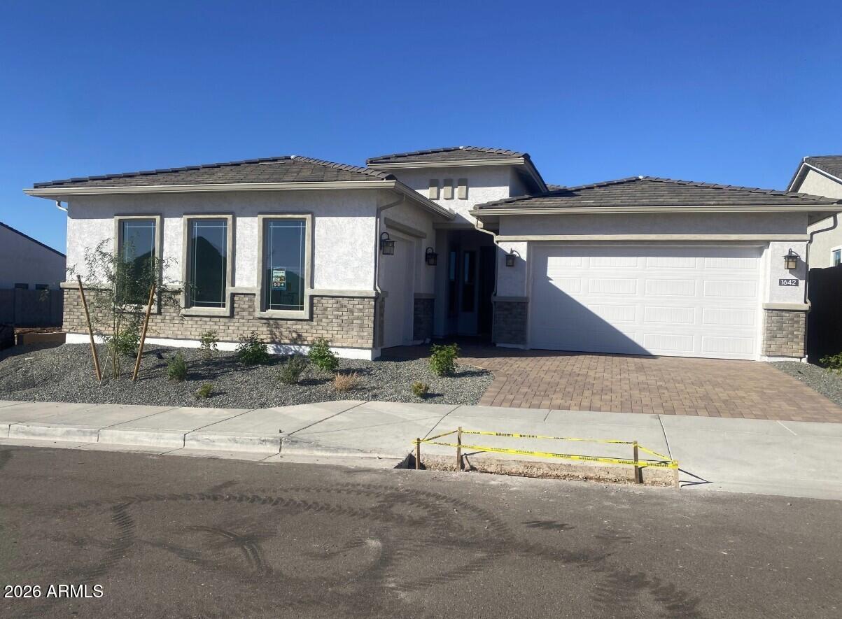 1642 E Caleb Rd., Phoenix, AZ 85085