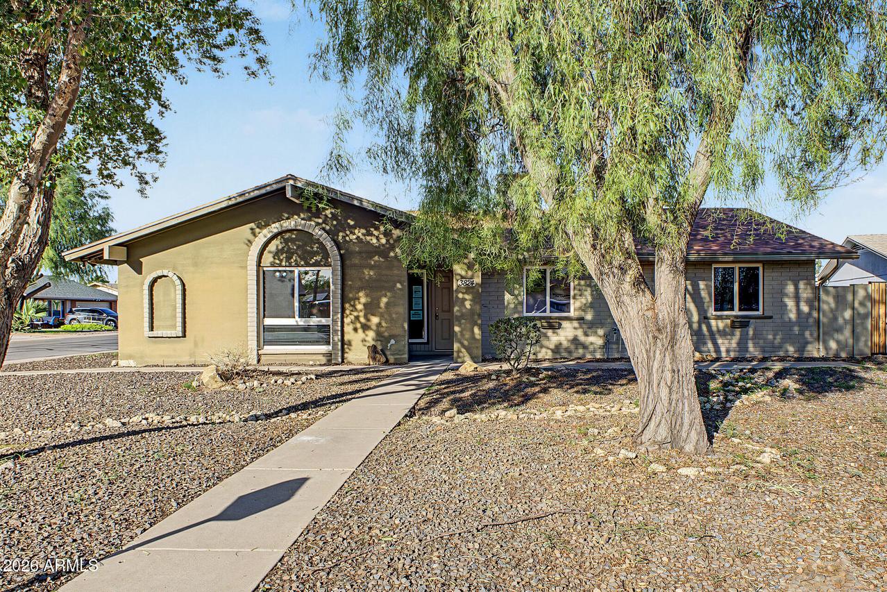 3824 W Shangri La Rd., Phoenix, AZ 85029