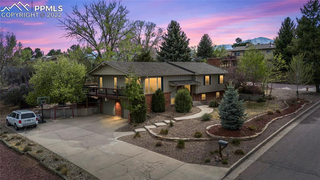 225 Sunbird Cliffs Ln., Colorado Springs, CO 80919