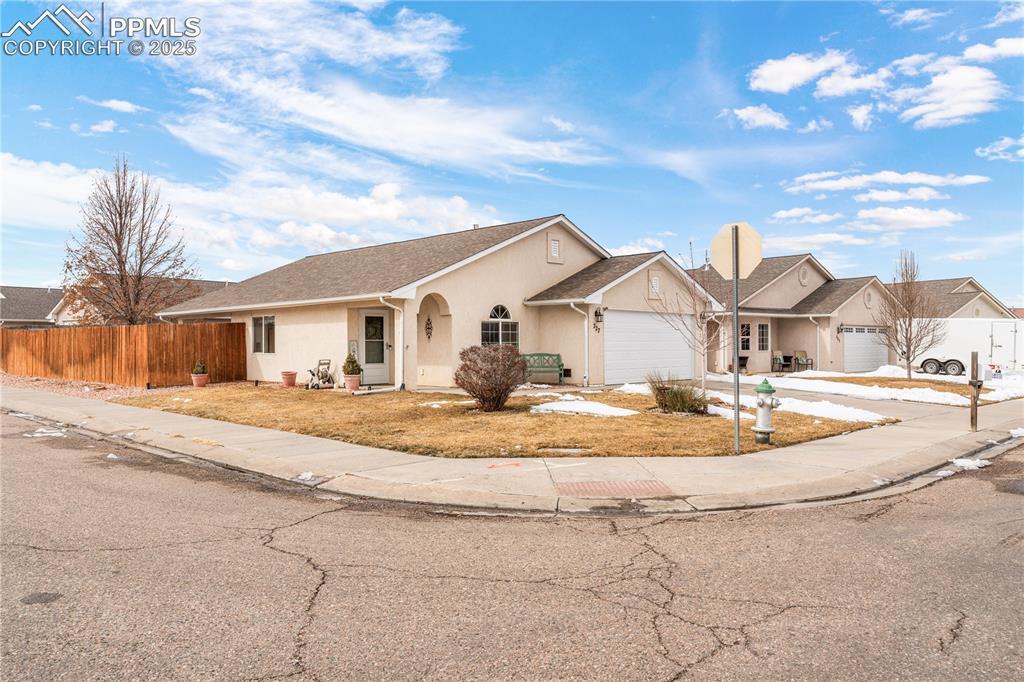 727 Edna Ln., Pueblo, CO 81005
