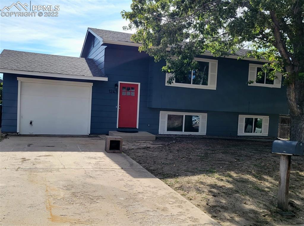 1243 Chiricahua Dr., Colorado Springs, CO 80915