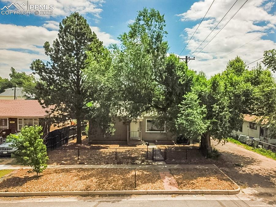 719 S Institute St., Colorado Springs, CO 80903