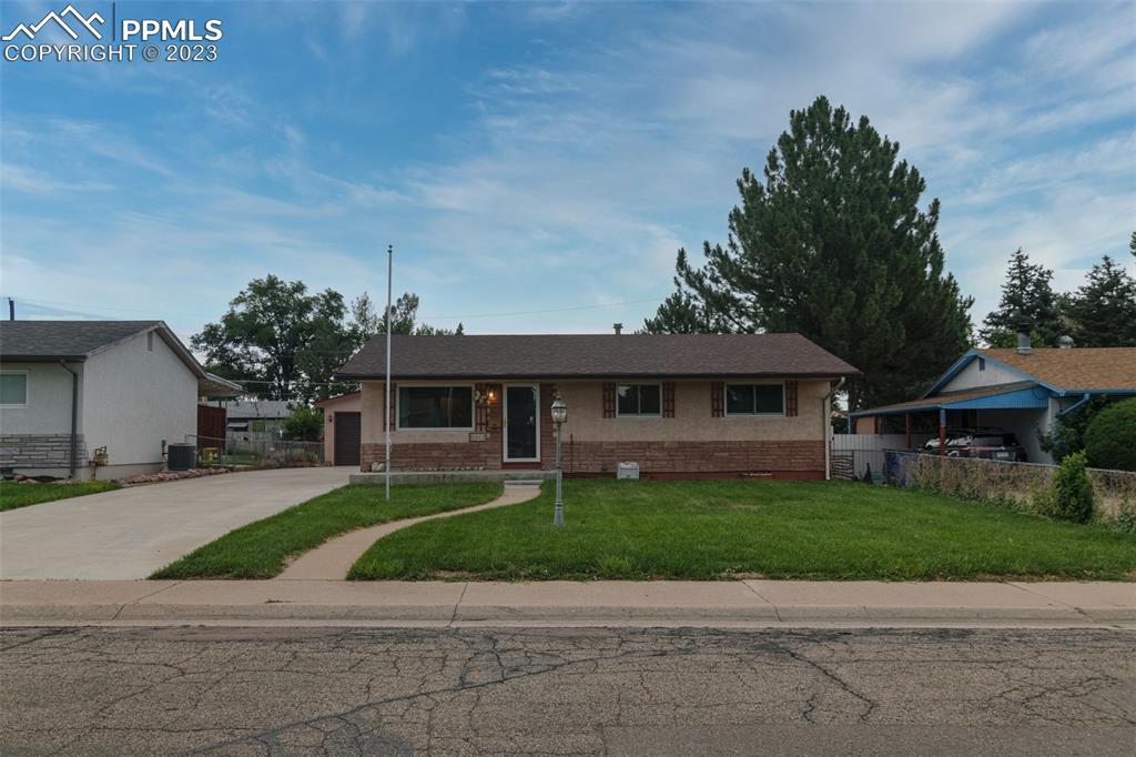 3407 Brookfield Ln., Pueblo, CO 81005