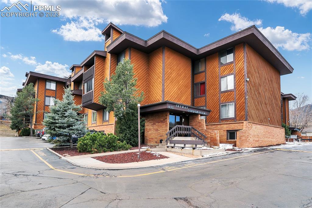 935 Saturn Dr. #206, Colorado Springs, CO 80905