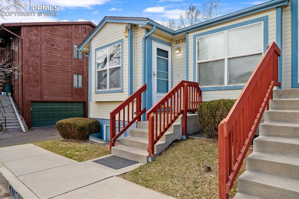 2530 Plumtree Grove, Colorado Springs, CO 80907