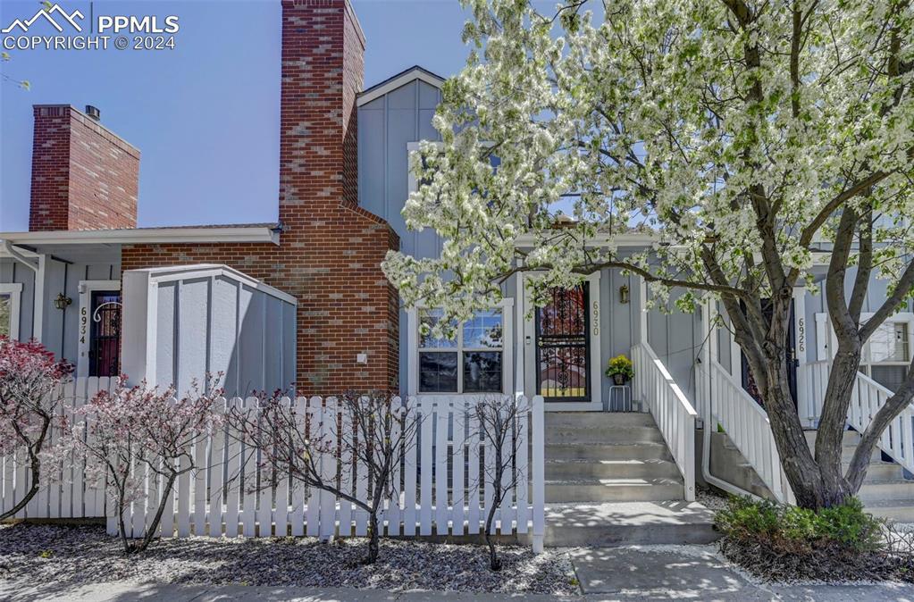 6930 Los Reyes Cir., Colorado Springs, CO 80918