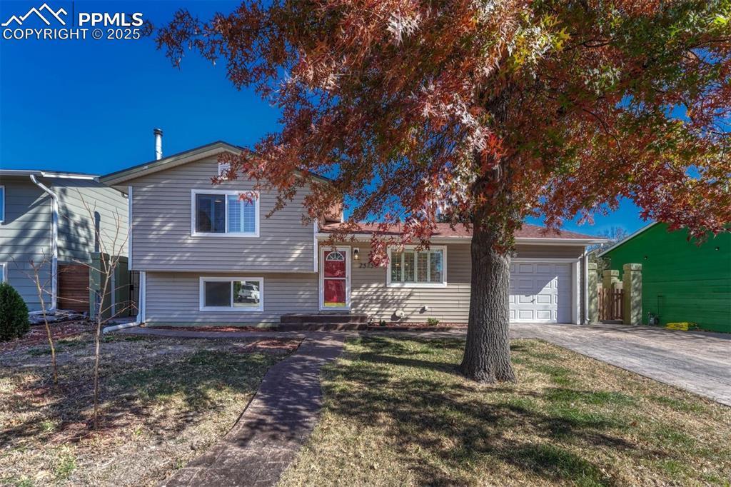 2575 Nadine Dr., Colorado Springs, CO 80916