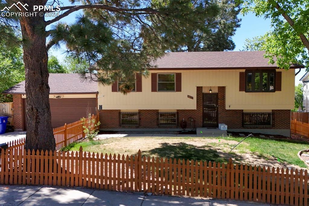 6655 Pawnee Cir., Colorado Springs, CO 80915