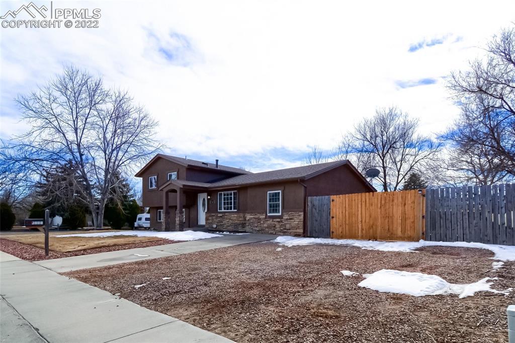 7165 White Mountain Dr., Colorado Springs, CO 80915