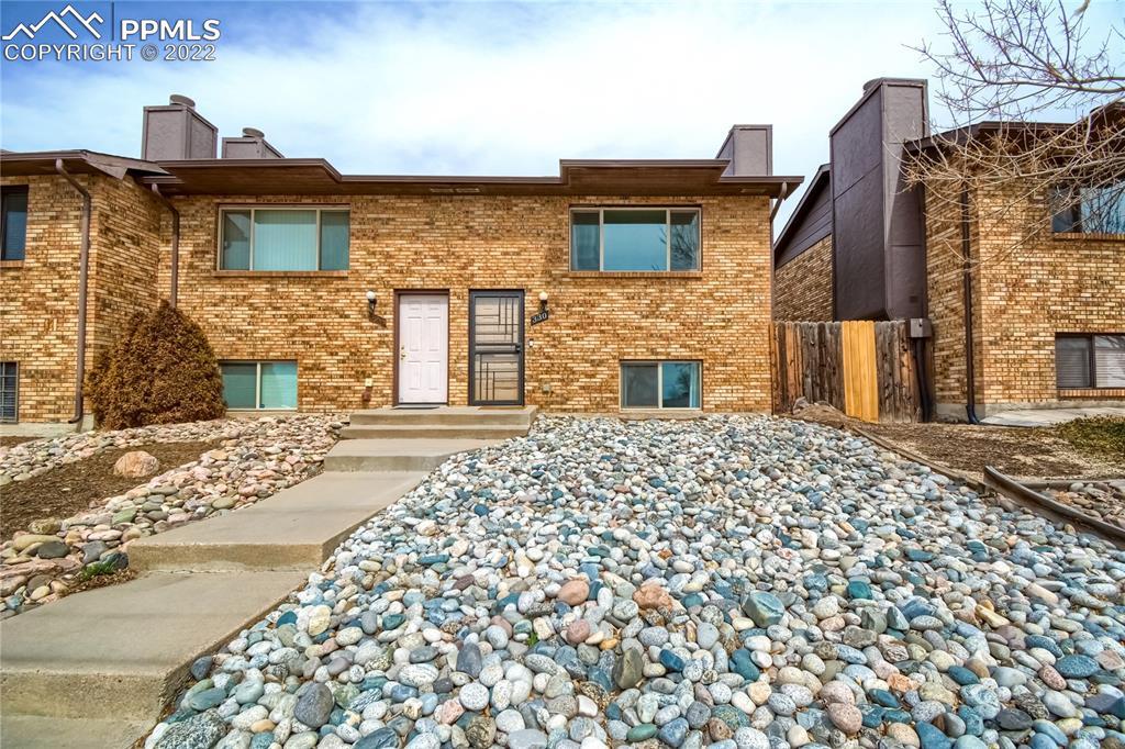 330 Mount View Ln., Colorado Springs, CO 80907