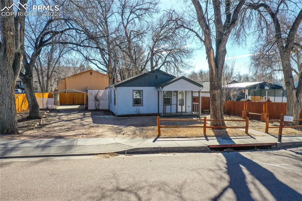 823 Bennett Ave., Colorado Springs, CO 80909
