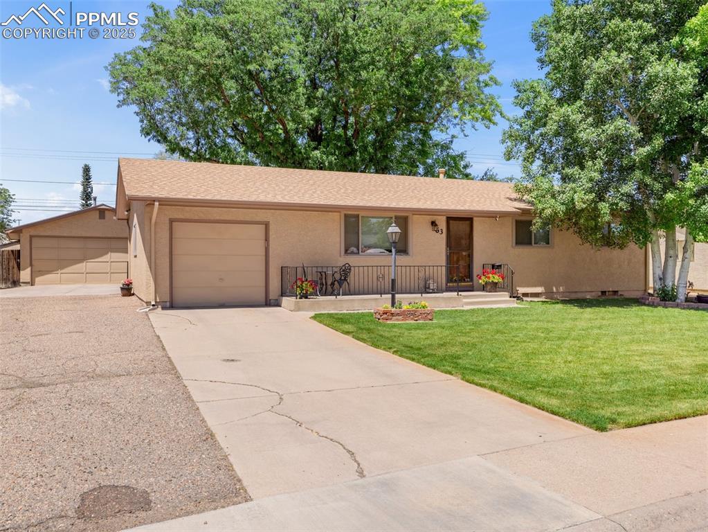 63 Radcliff Ln., Pueblo, CO 81005