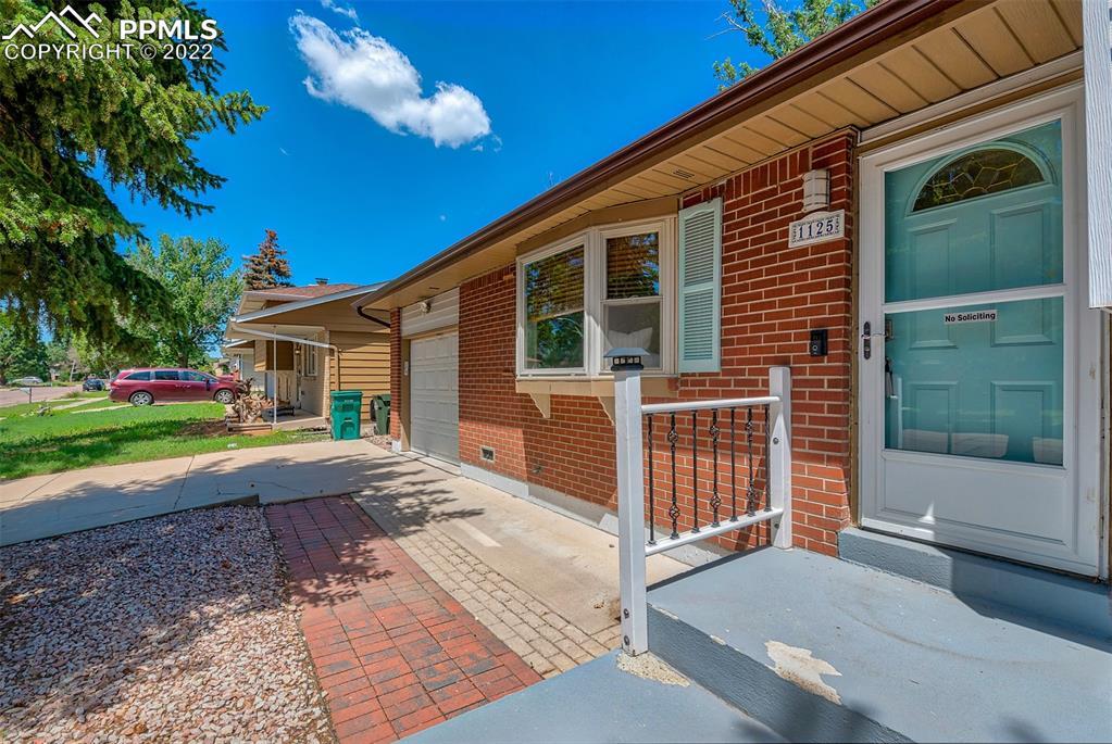 1125 Moffat Cir., Colorado Springs, CO 80915
