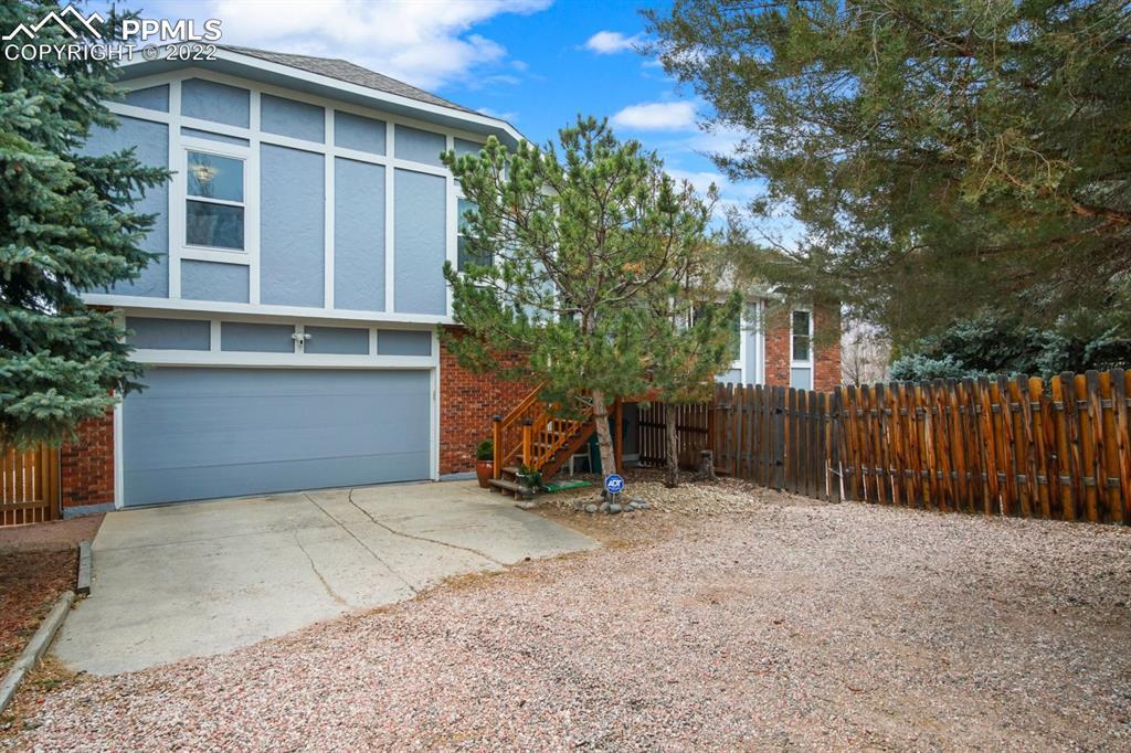 689 S Grey Eagle Cir., Colorado Springs, CO 80919
