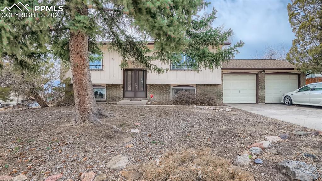1208 Kachina Dr., Colorado Springs, CO 80915