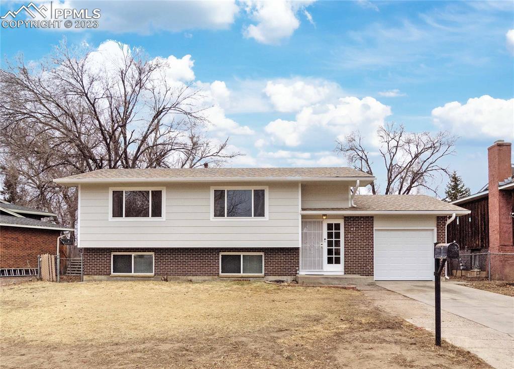 42 Willis Dr., Colorado Springs, CO 80911