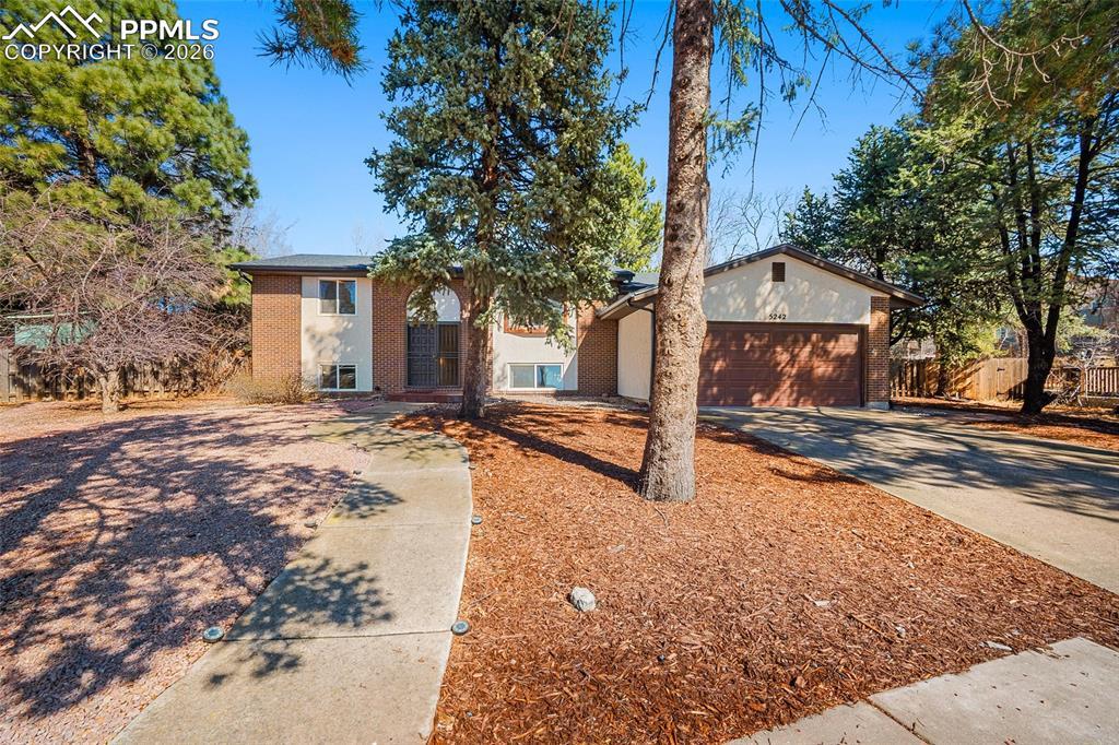 5242 Constitution Ave., Colorado Springs, CO 80915