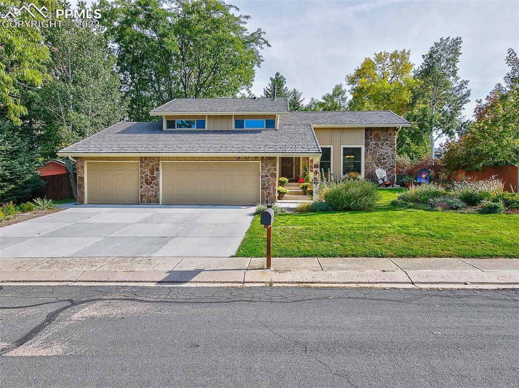 209 Springridge Ct., Colorado Springs, CO 80906