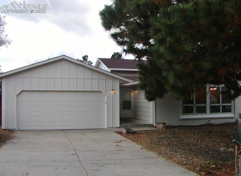 2965 S Roche Dr., Colorado Springs, CO 80918