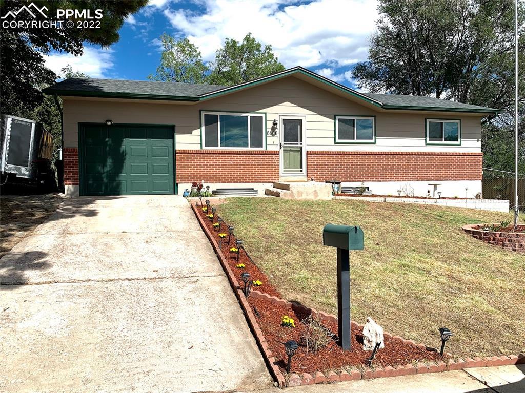 6806 Dale Rd., Colorado Springs, CO 80915