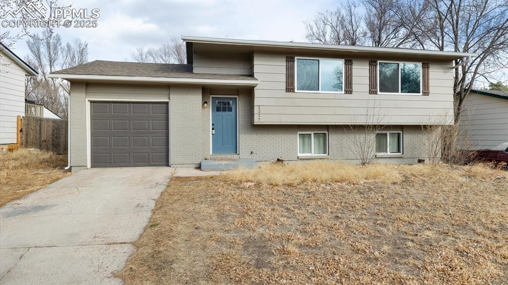 1217 Commanchero Dr., Colorado Springs, CO 80915