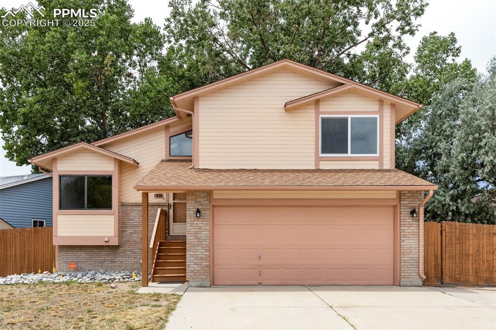 920 Hartell Dr., Colorado Springs, CO 80911