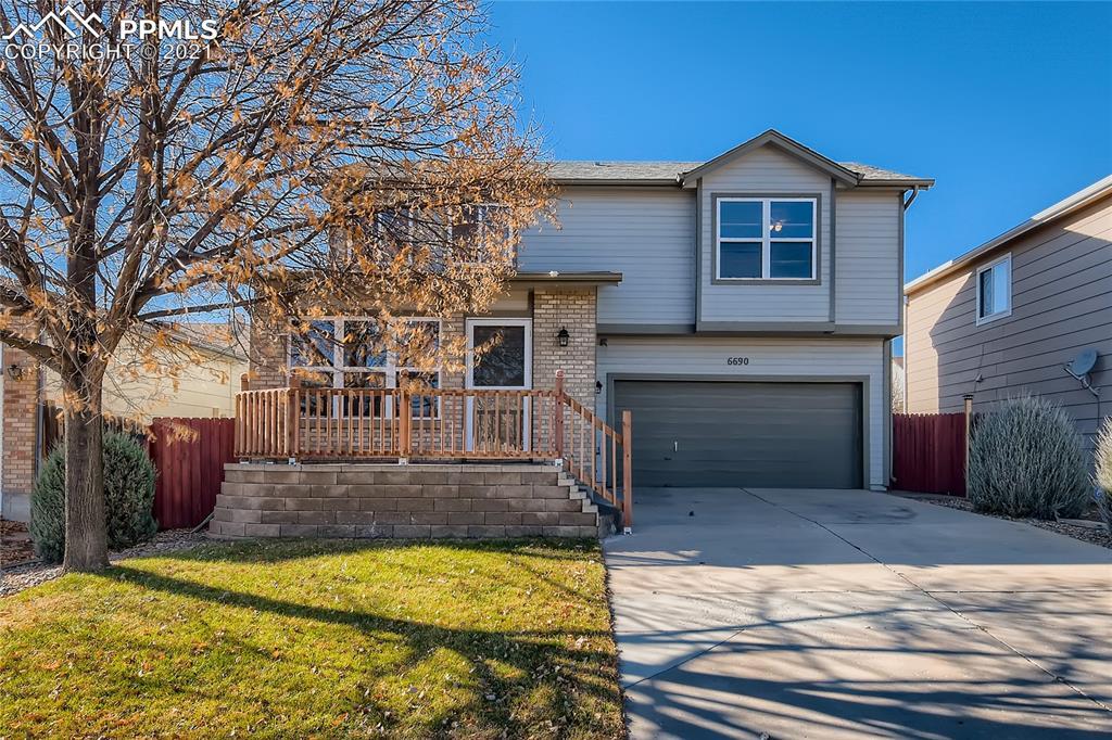 6690 Oakwood Blvd., Colorado Springs, CO 80923