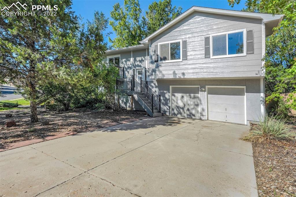 1135 Vondelpark Dr., Colorado Springs, CO 80907