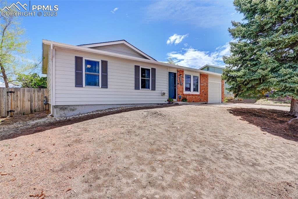 6815 Parkridge Ct., Colorado Springs, CO 80915