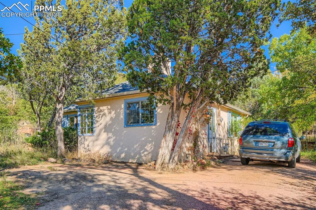 2036 Ridgeway Ave., Colorado Springs, CO 80906