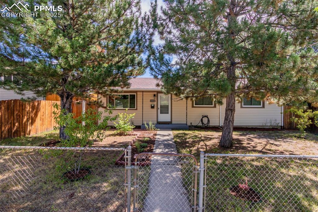 2107 N Circle Dr., Colorado Springs, CO 80909