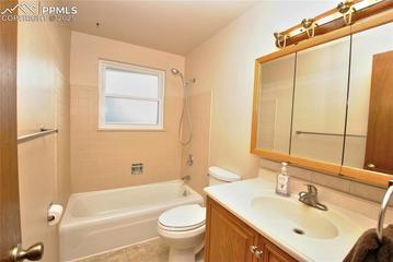 2802 Ridgeglen Pl., Colorado Springs, CO 80918