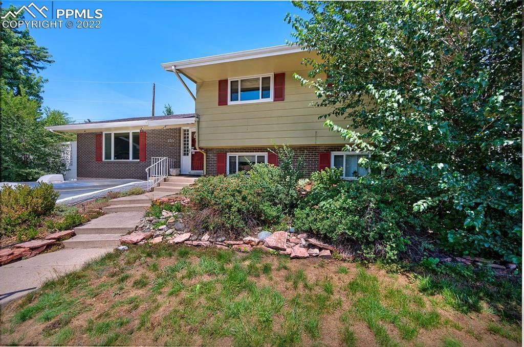 2517 Centre Cir., Colorado Springs, CO 80909