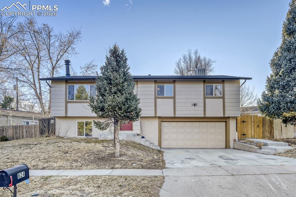 824 Holmes Dr., Colorado Springs, CO 80909