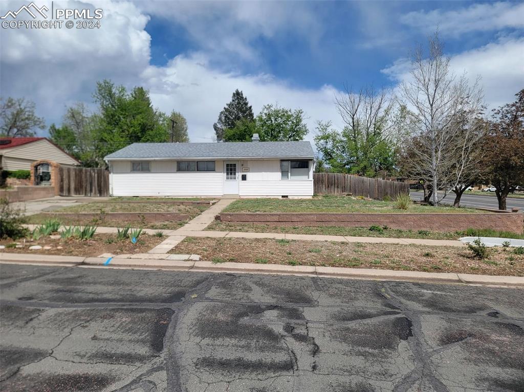 2505 Farragut Ave., Colorado Springs, CO 80907