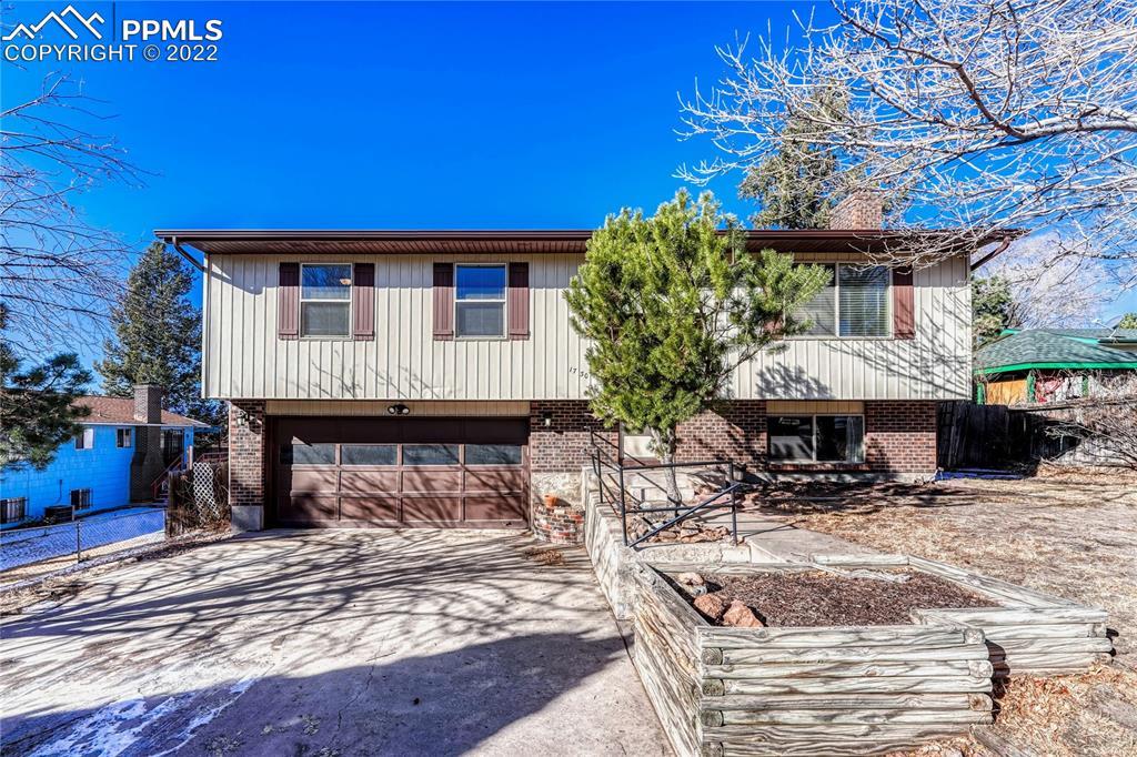 1730 Hathaway Dr., Colorado Springs, CO 80915