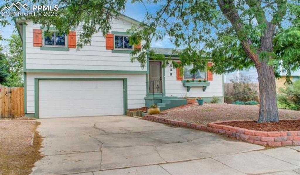 838 Badger Dr., Colorado Springs, CO 80916